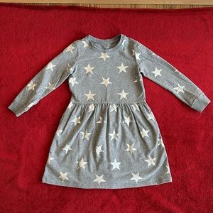 Primary brand Girls size 6-7.  Almost new! 95% cotton 5% spandex.